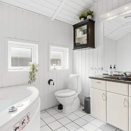 別荘 Amazing Home In Otterup With Wifi