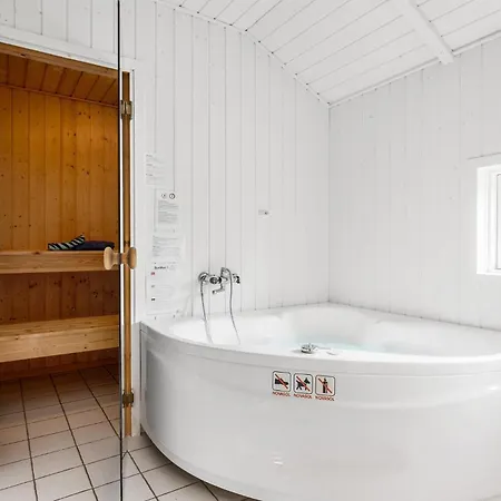 Three-bedroom In 펜션 *