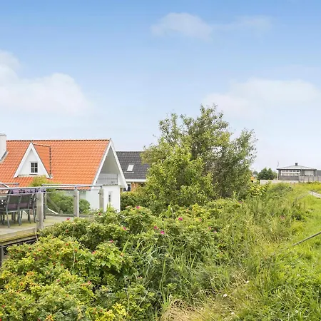 Three-bedroom In 펜션 *