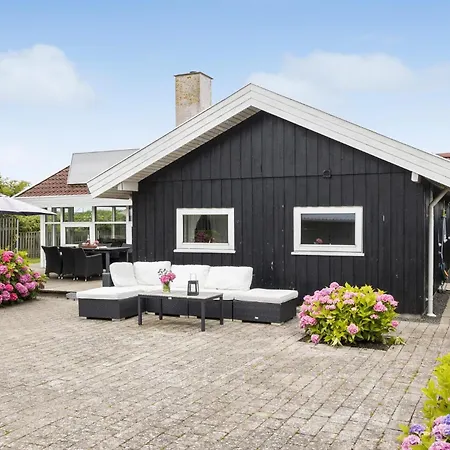 Three-bedroom In 펜션 Otterup